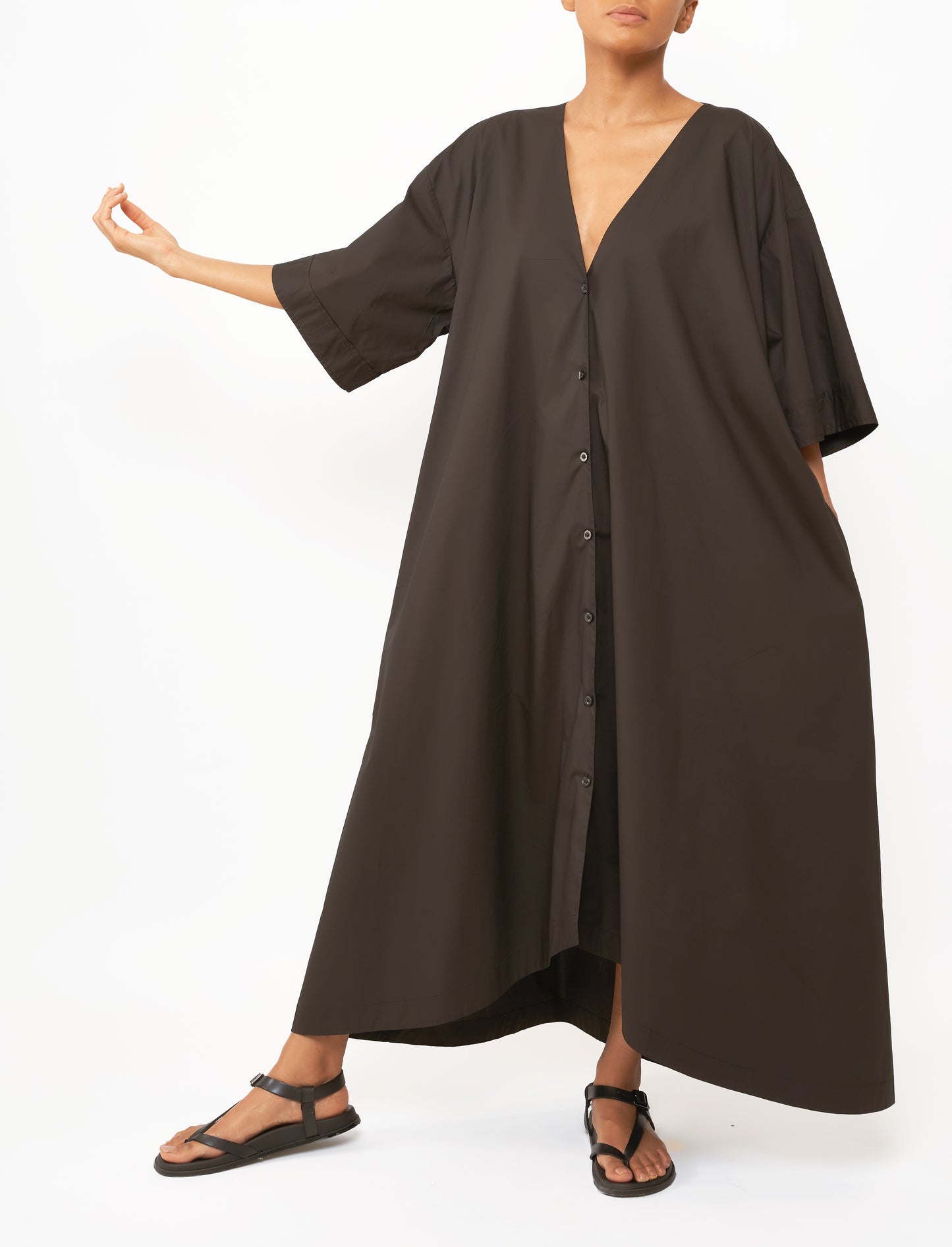 DEEP-V OVERSIZED CAFTAN