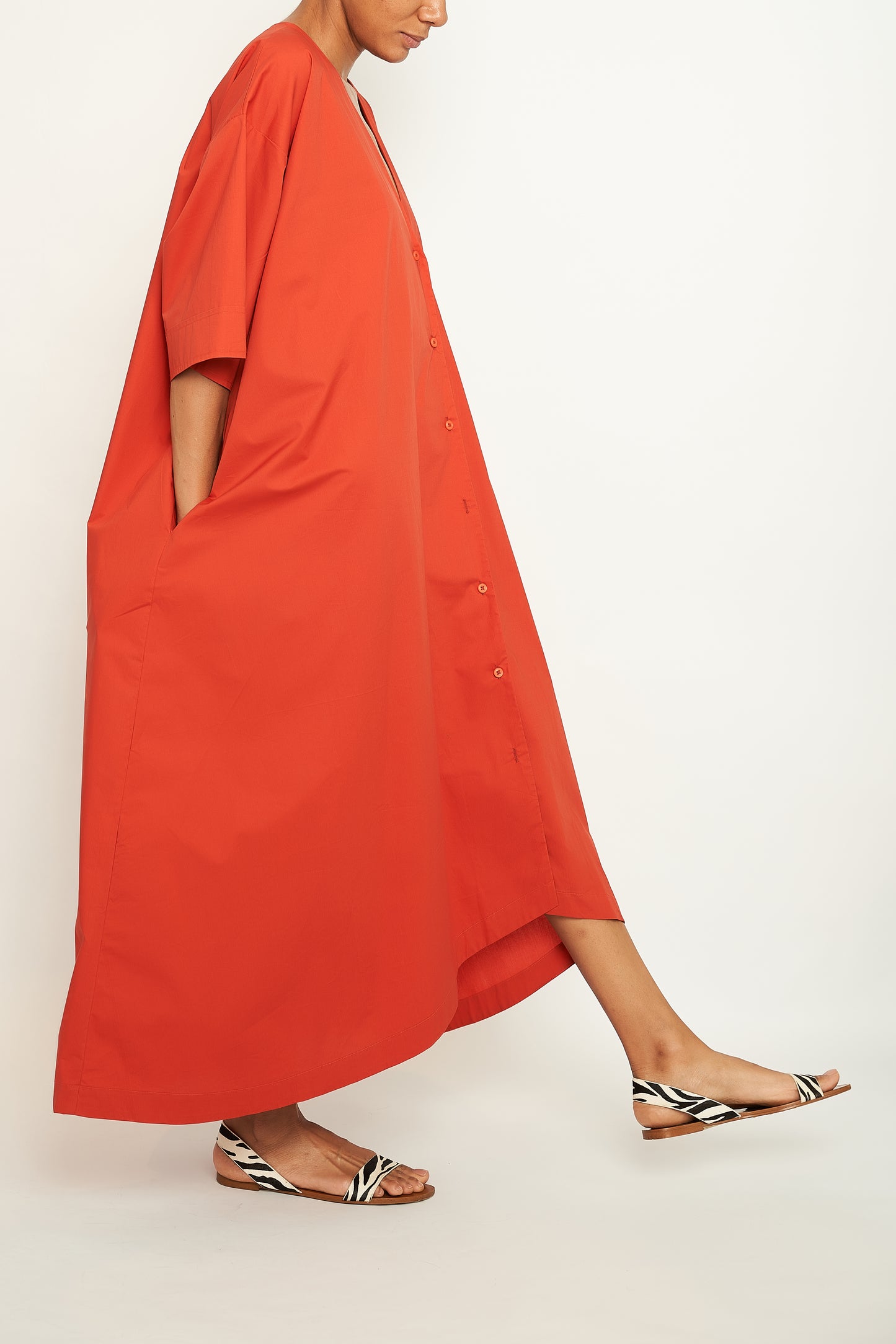 DEEP-V OVERSIZED CAFTAN