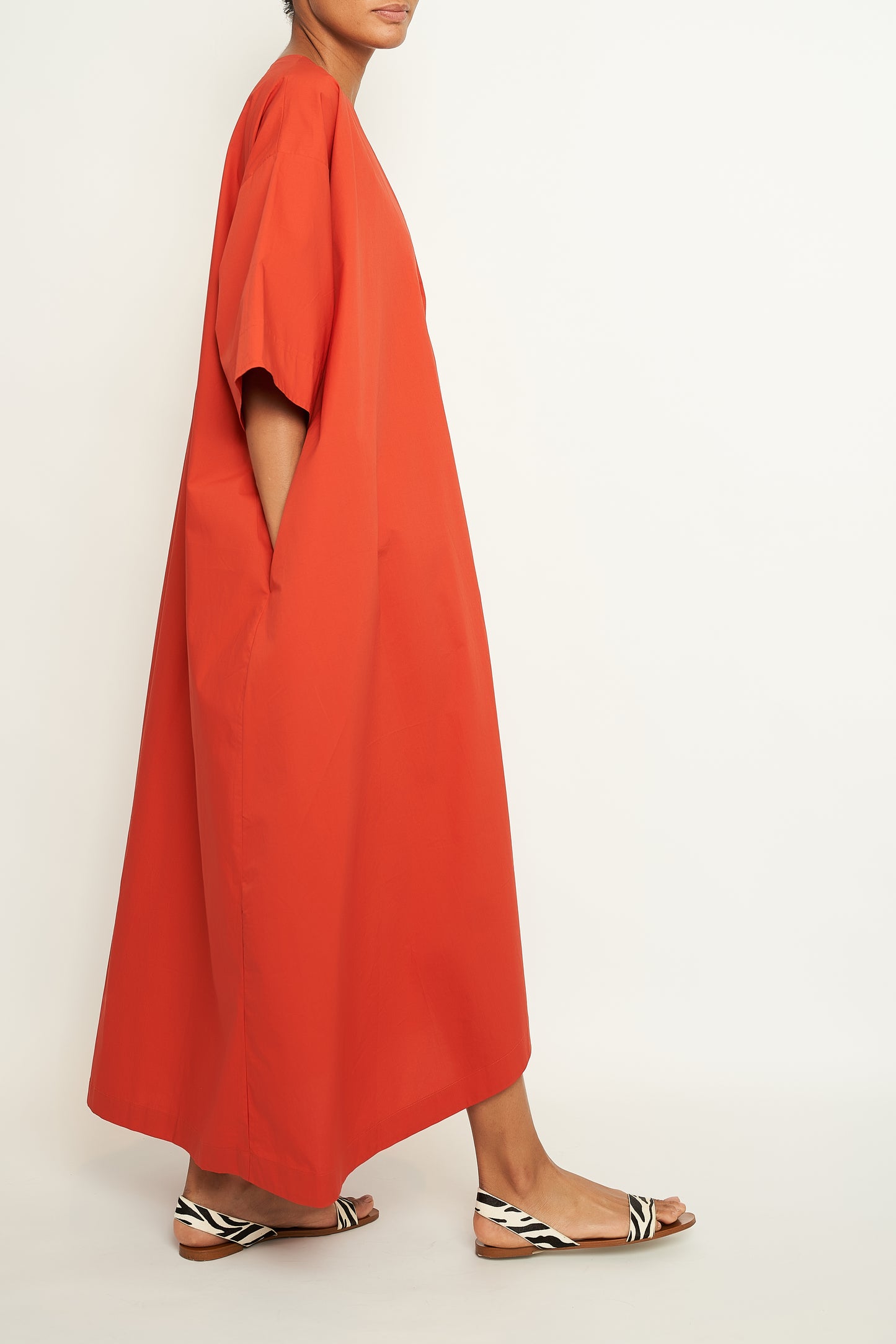 DEEP-V OVERSIZED CAFTAN